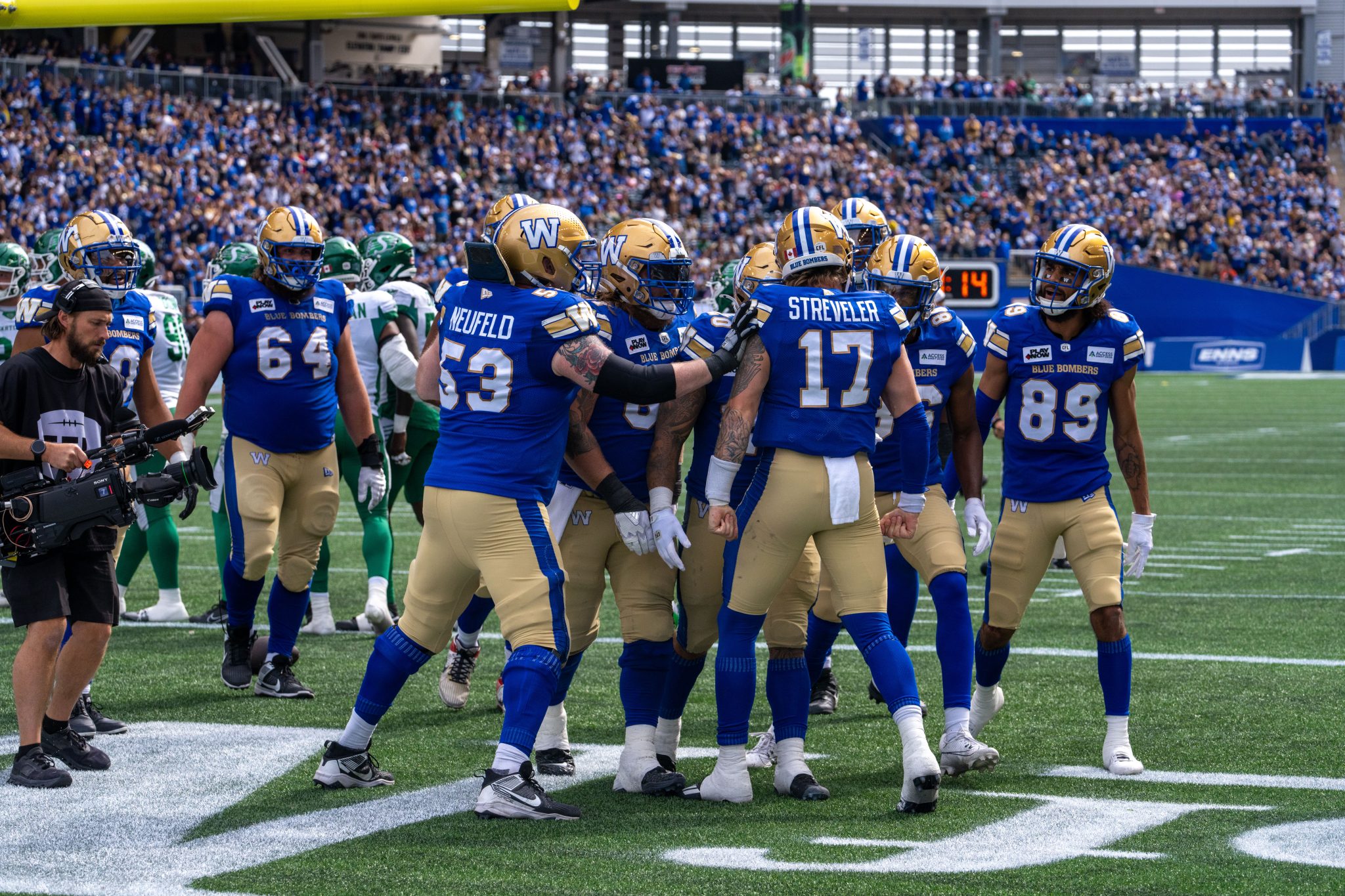 Bombers hold off Riders for 2621 victory in Banjo Bowl thriller